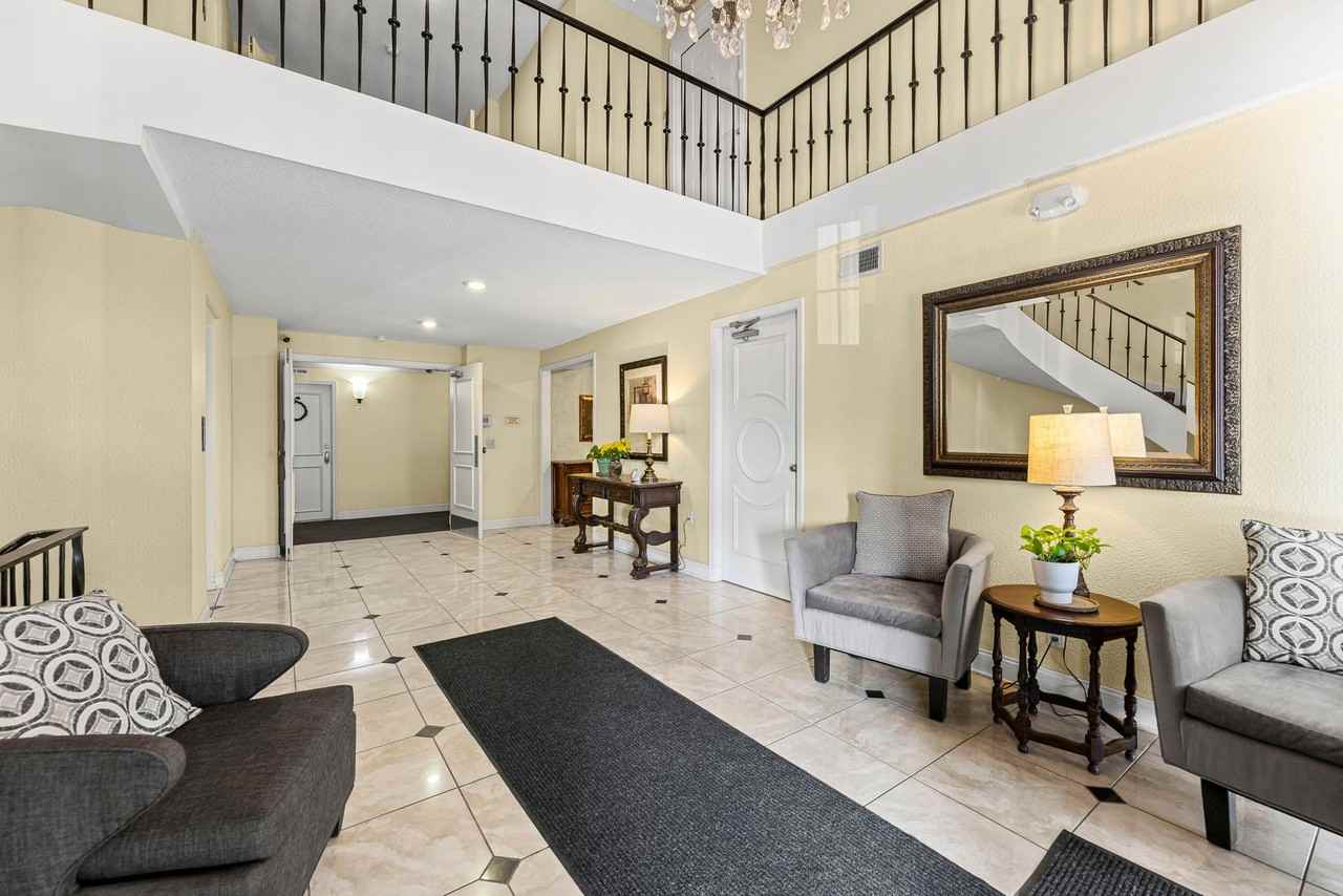 Marseille Apartments - Photo 3 of 8