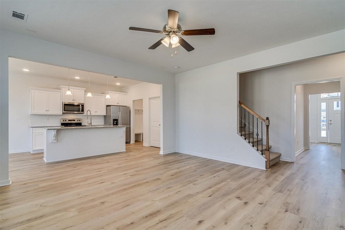 124 Dublin Loop #1 - Photo 3 of 37