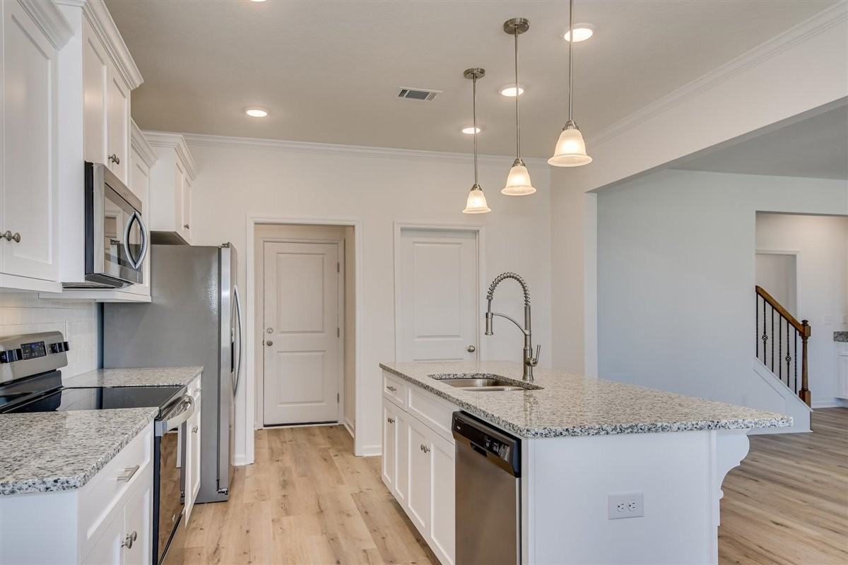 124 Dublin Loop #1 - Photo 6 of 37