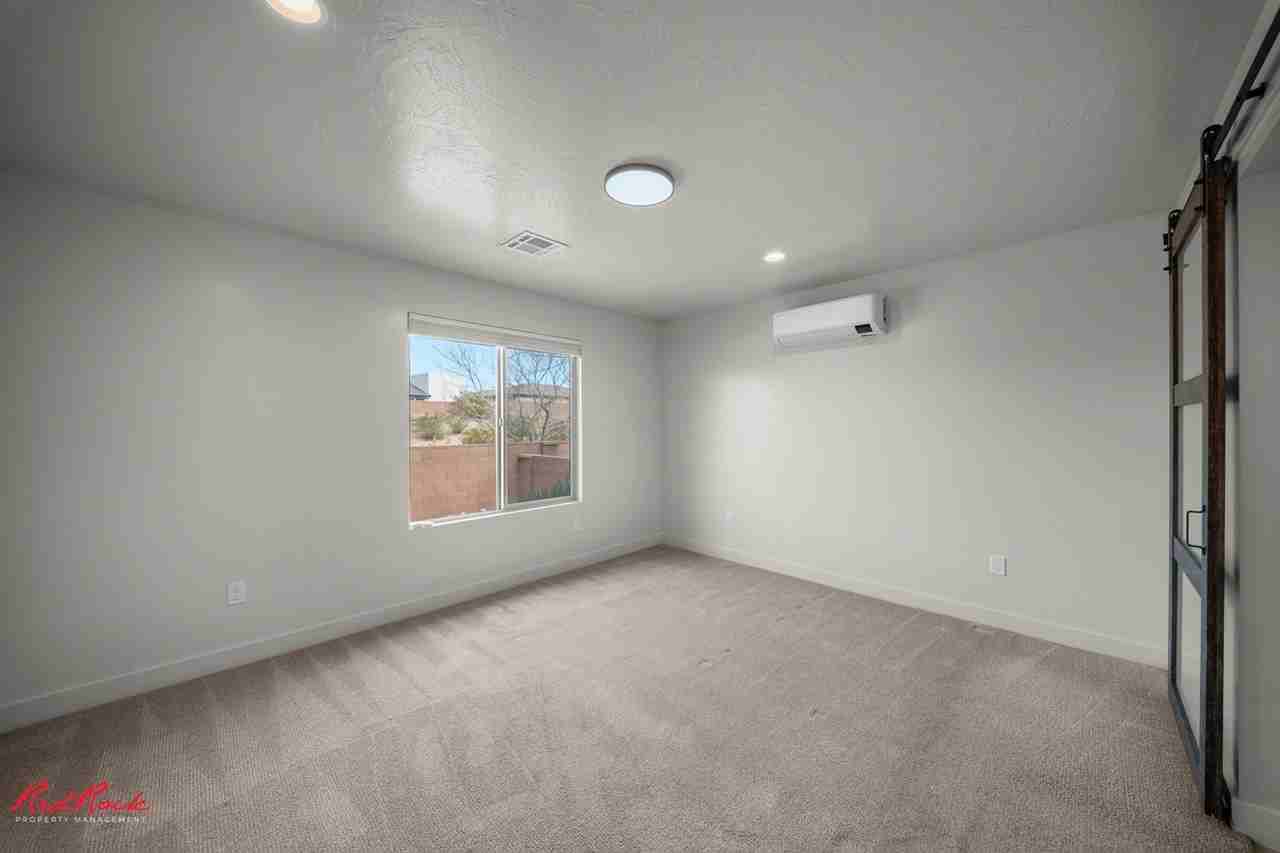 3183 E Sky Rim Way - Photo 2 of 31