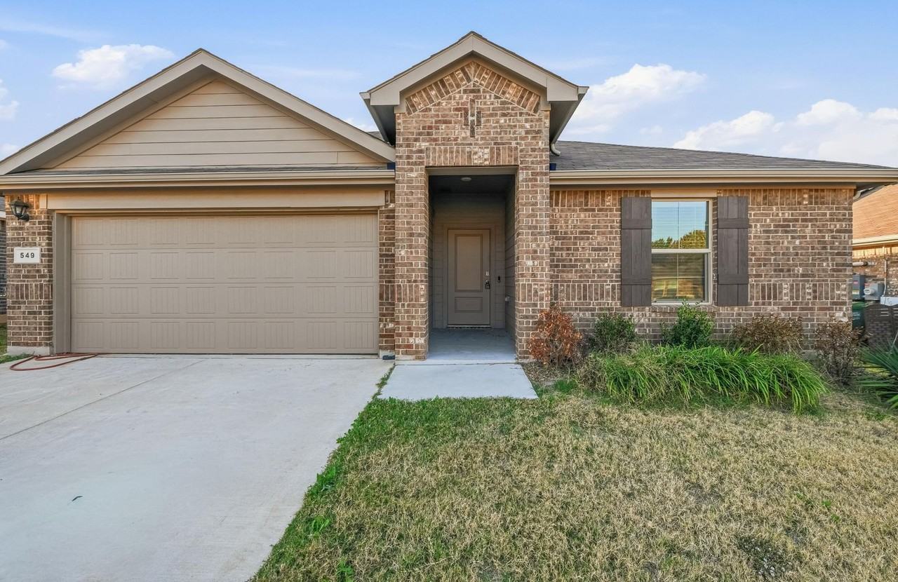 549 Bronze Cir E - Photo 2 of 28