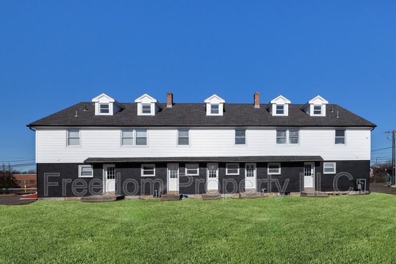 28 Aircraft Rd #C - Photo 3 of 3