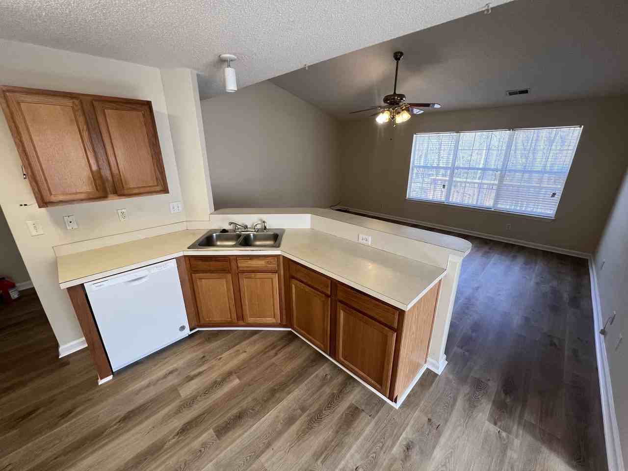 204 Hawkridge Pl #1 - Photo 3 of 11