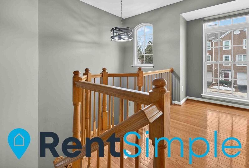 25201 Dunvegan Sq - Photo 4 of 44