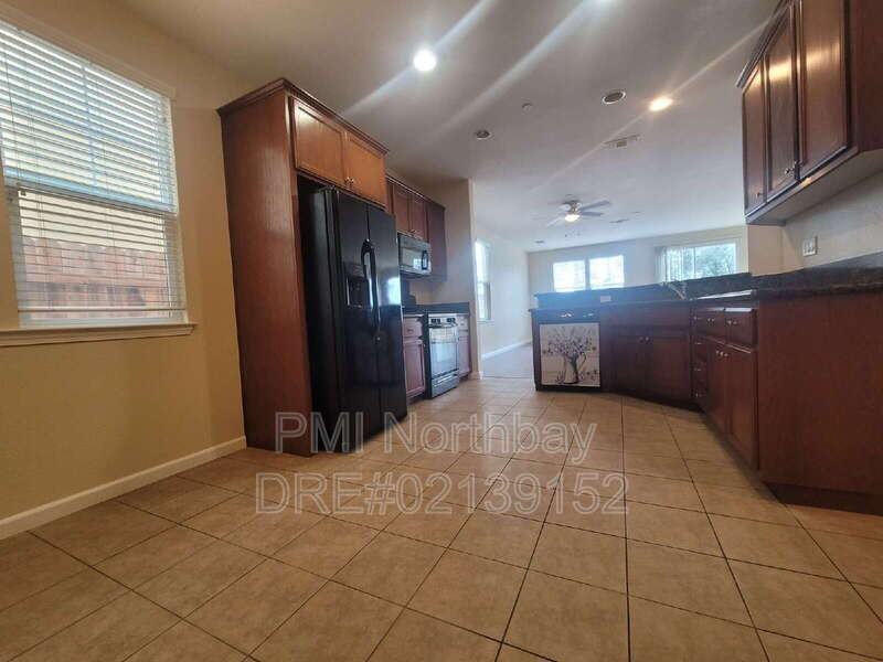 119 Sunshine St - Photo 3 of 14