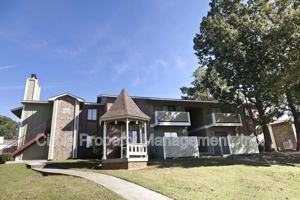 featured image of 4035 Hunters Ridge Dr Sw #4