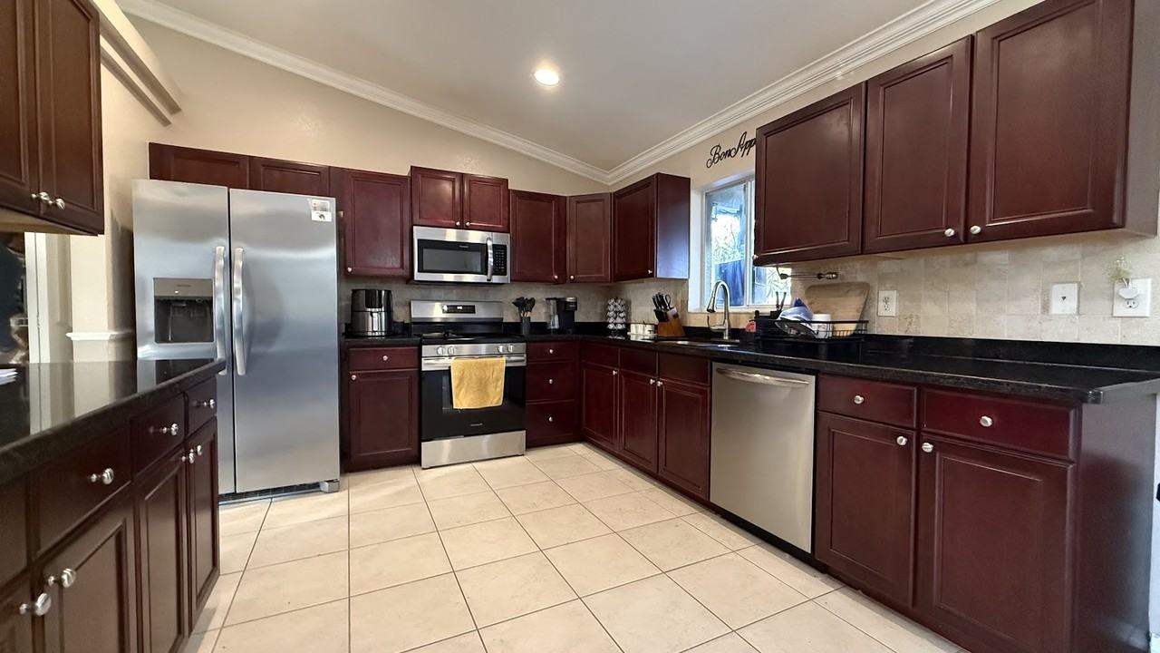 3647 Sw Ballweg St #1 - Photo 6 of 21