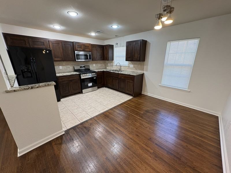 1232 N Tacoma Pl - Photo 3 of 9