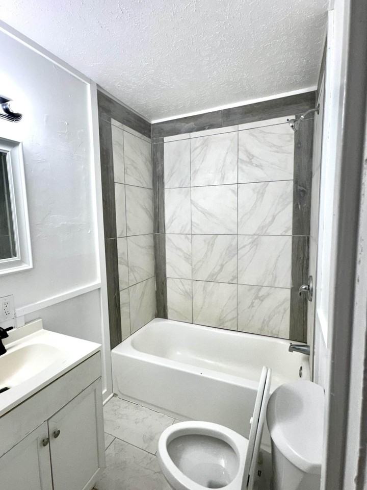 532 Hampton Ave Nw - Photo 7 of 7