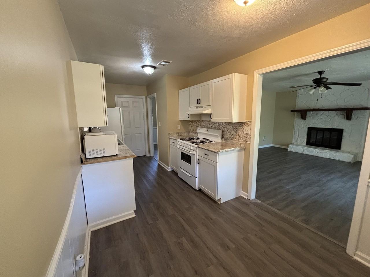 2714 Cranbrook Dr - Photo 3 of 14