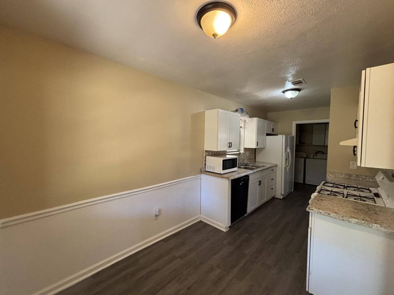 2714 Cranbrook Dr - Photo 4 of 14