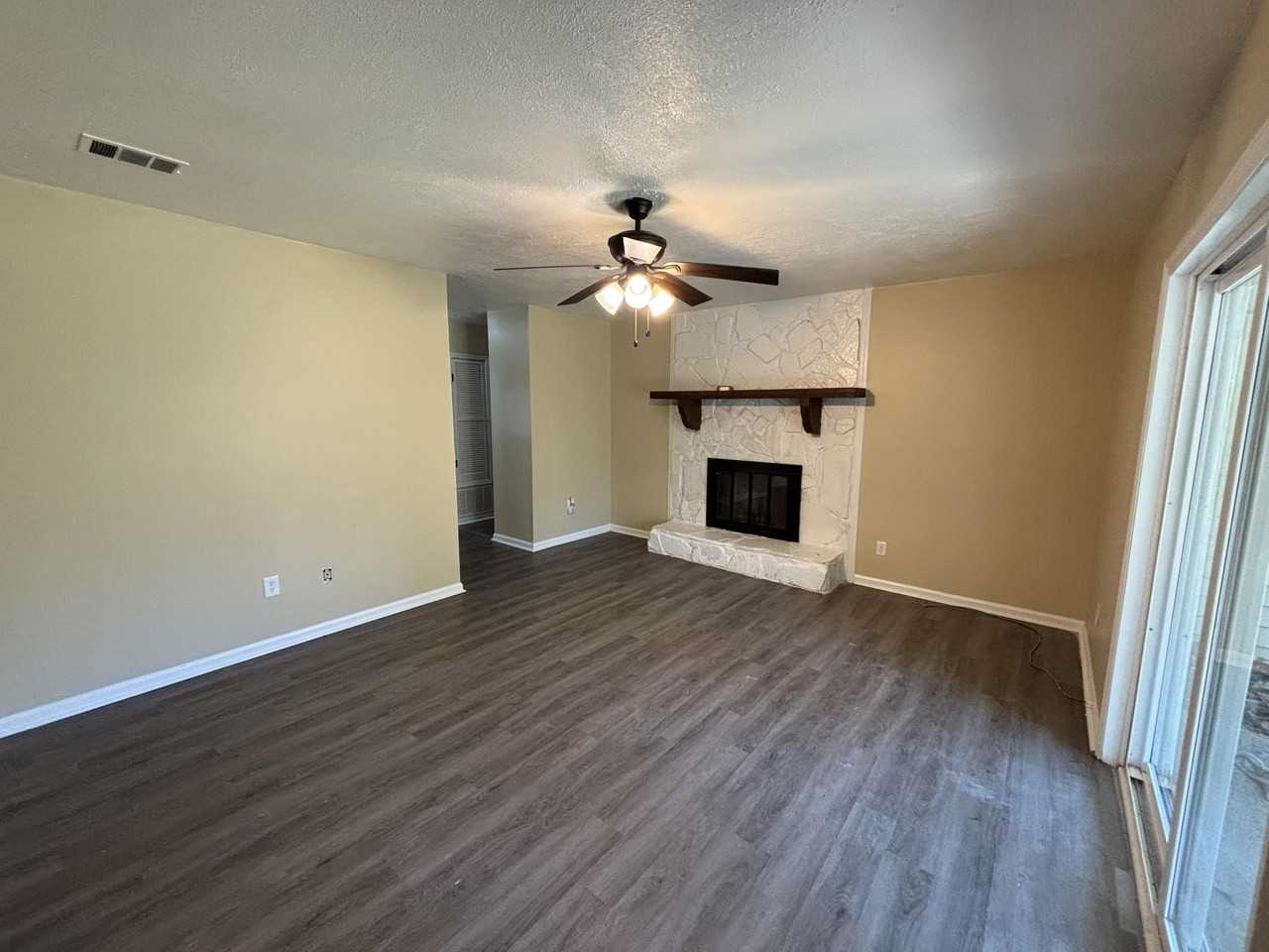 2714 Cranbrook Dr - Photo 5 of 14