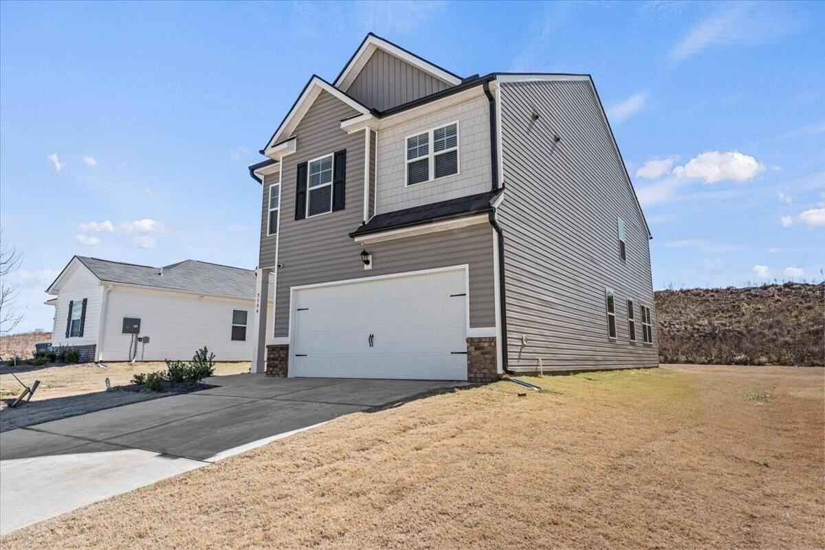 5144 Captain Dr - Photo 2 of 32