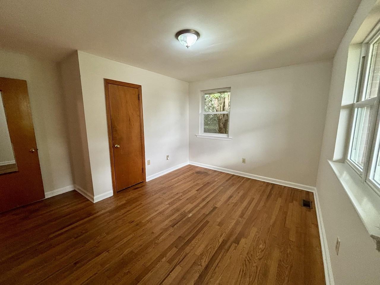 1012 Georgia Ave - Photo 5 of 14