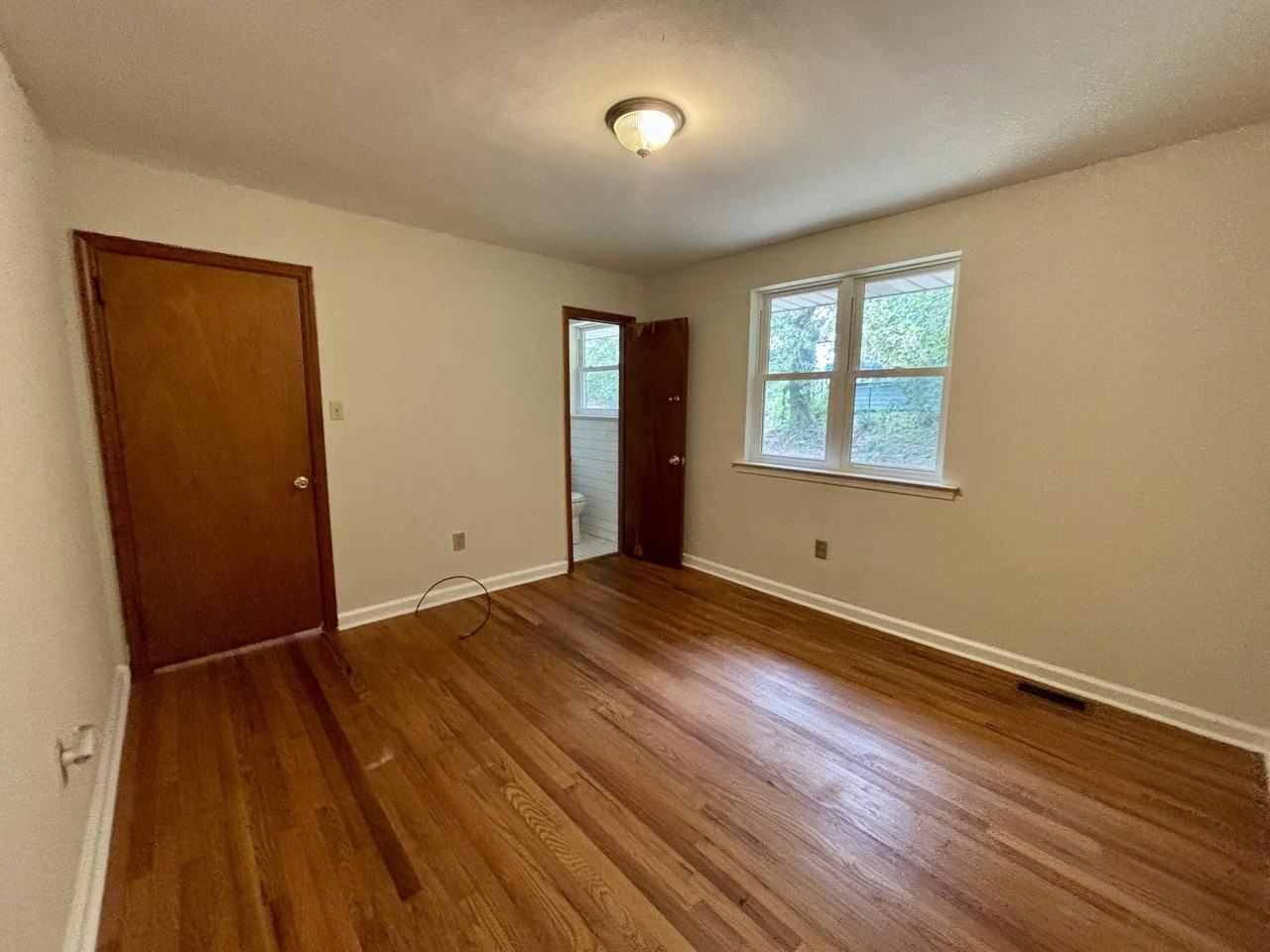 1012 Georgia Ave - Photo 6 of 14