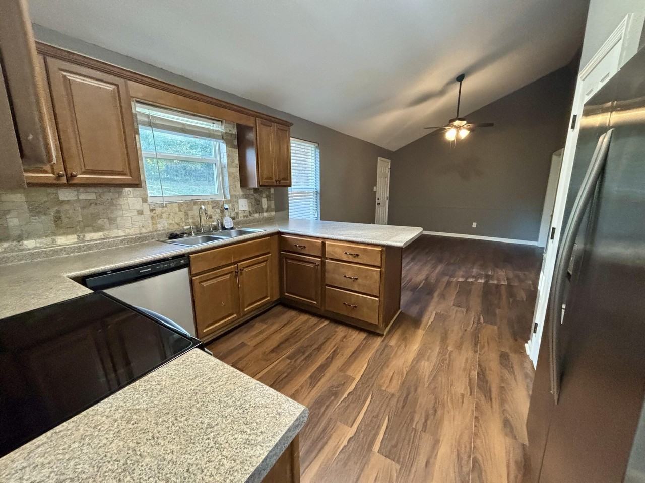 2714 Fair Oak Ct - Photo 6 of 15