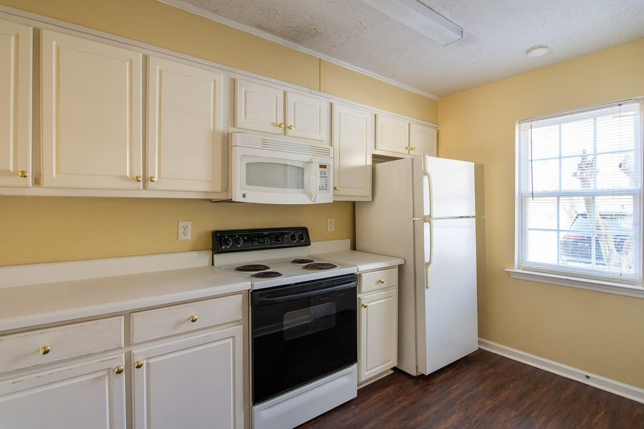 4628 Brookwood Ln - Photo 5 of 20