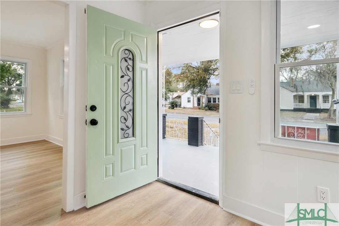 1527 Ne 36th St - Photo 7 of 30