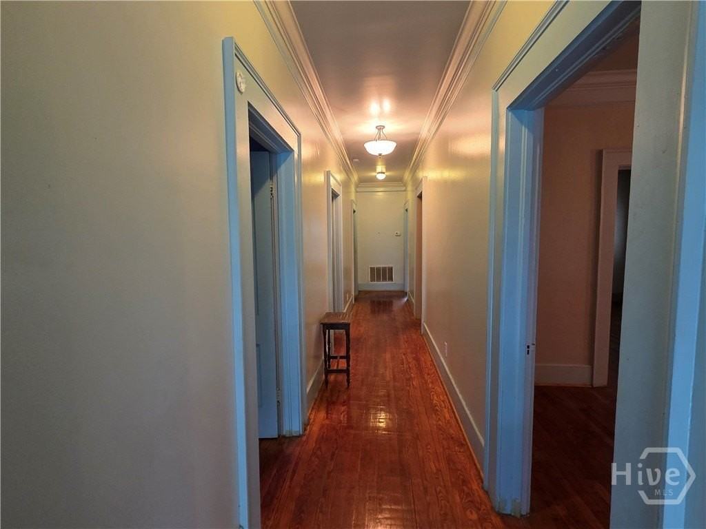 105 Forrest Ave - Photo 7 of 17