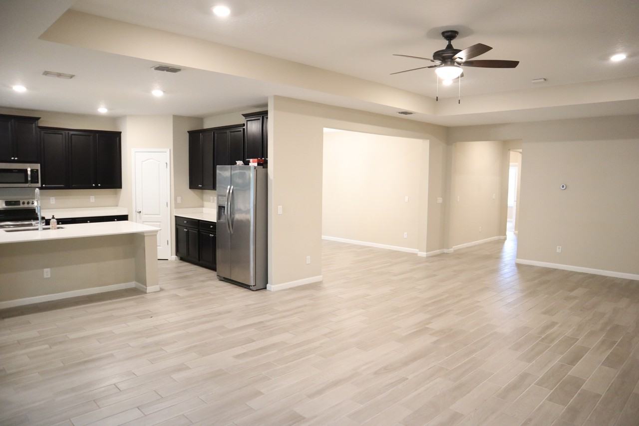 6816 Crosby Falls Dr #1 - Photo 4 of 44