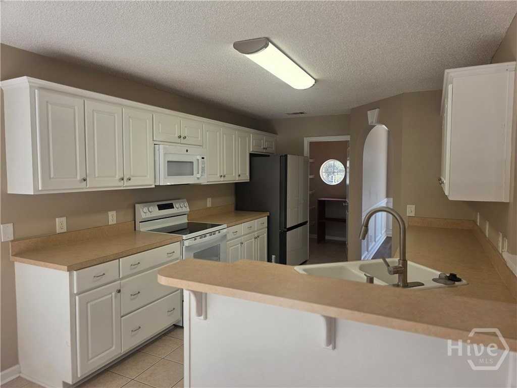 426 Walthour Dr - Photo 7 of 34