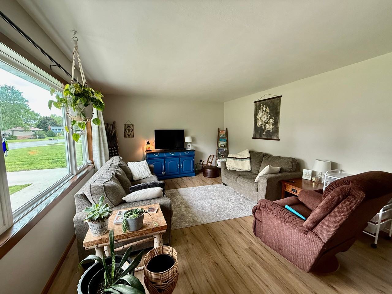 933 Greenfield Ave #1 - Photo 5 of 11