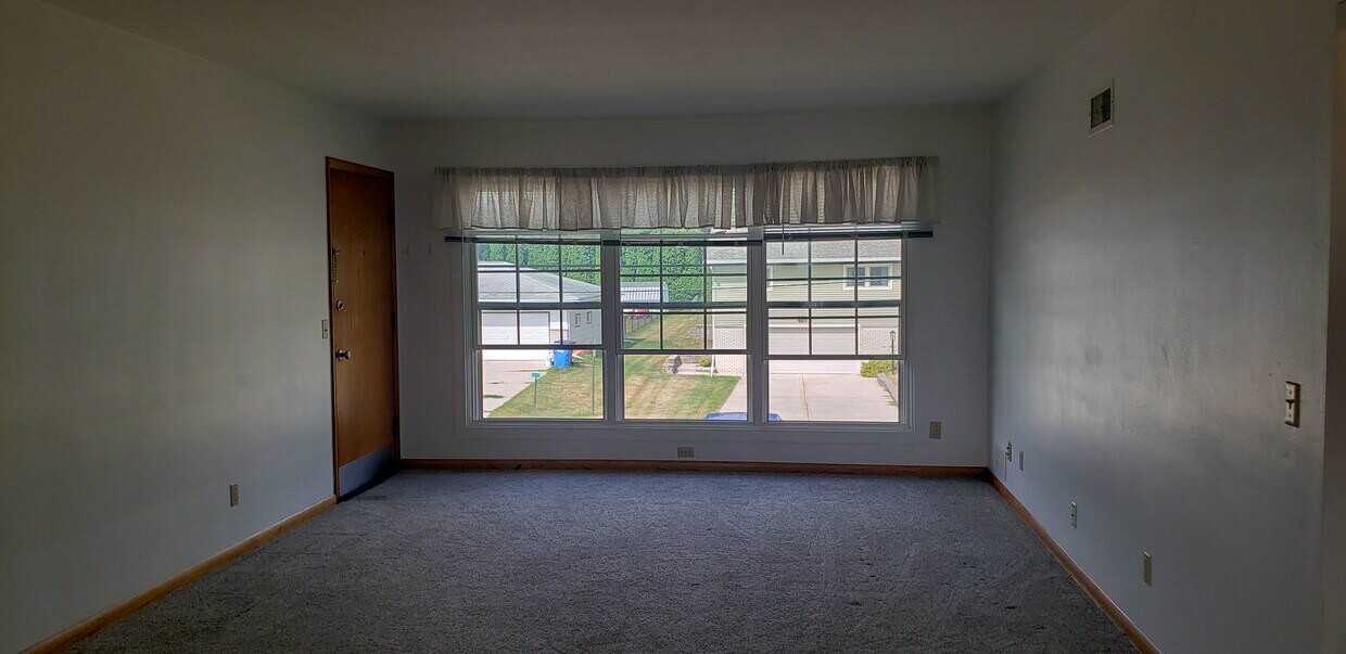 7656 Van Ryen Ct #1 - Photo 4 of 15