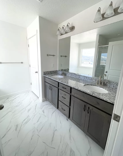 4084 W Harmony Dr #4084 - Photo 5 of 10