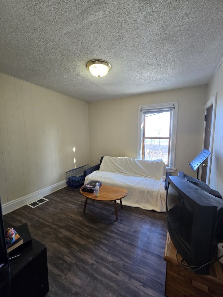 1524 Jefferson St #2 - Photo 5 of 11