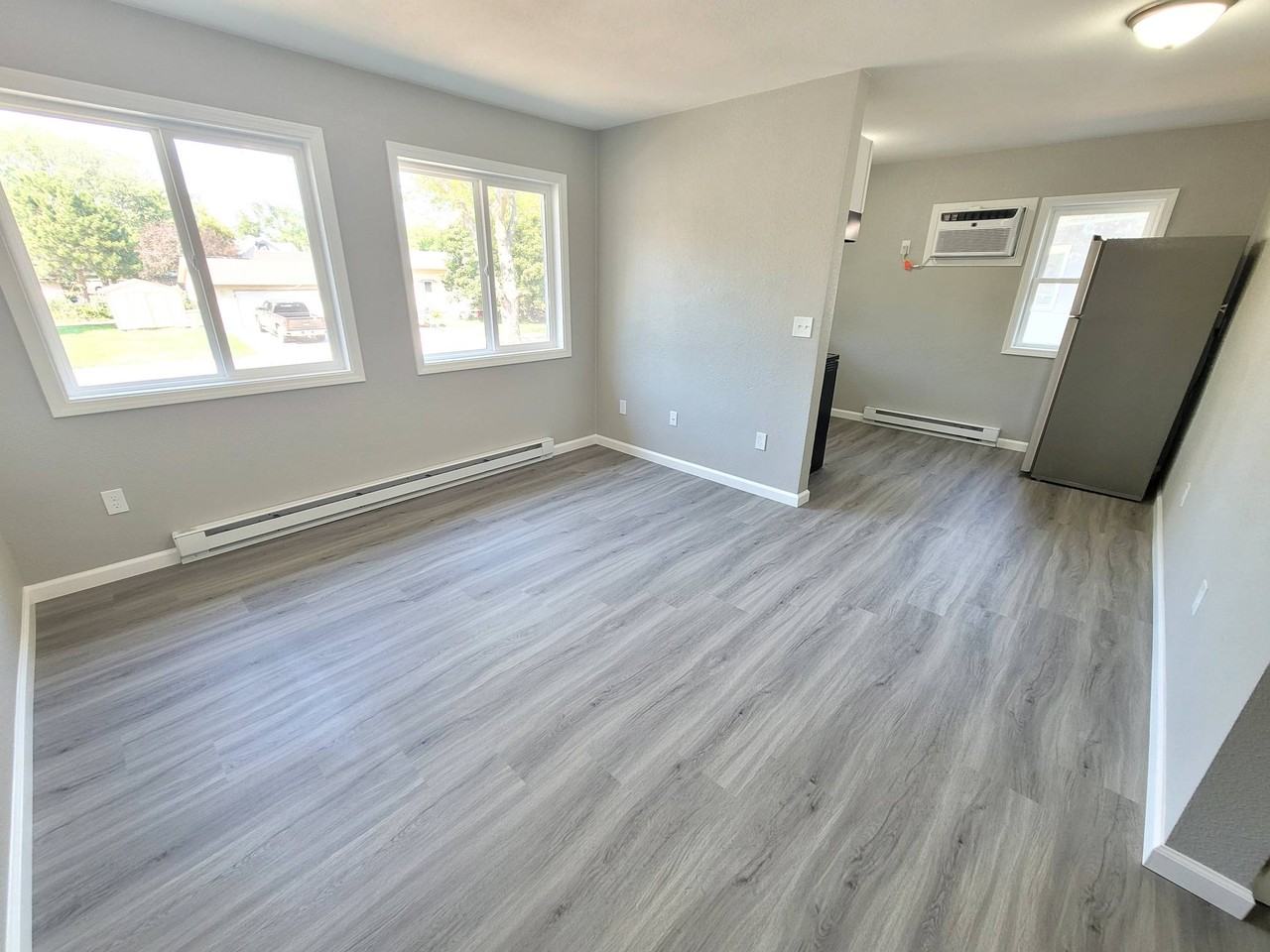 1301 Iowa Ave Se #D - Photo 3 of 5