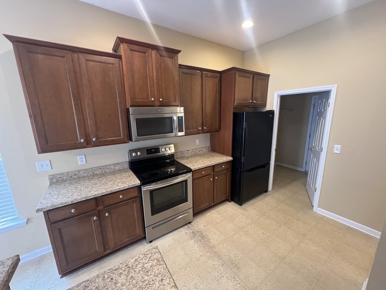 159 Mayfield Dr #1 - Photo 4 of 9