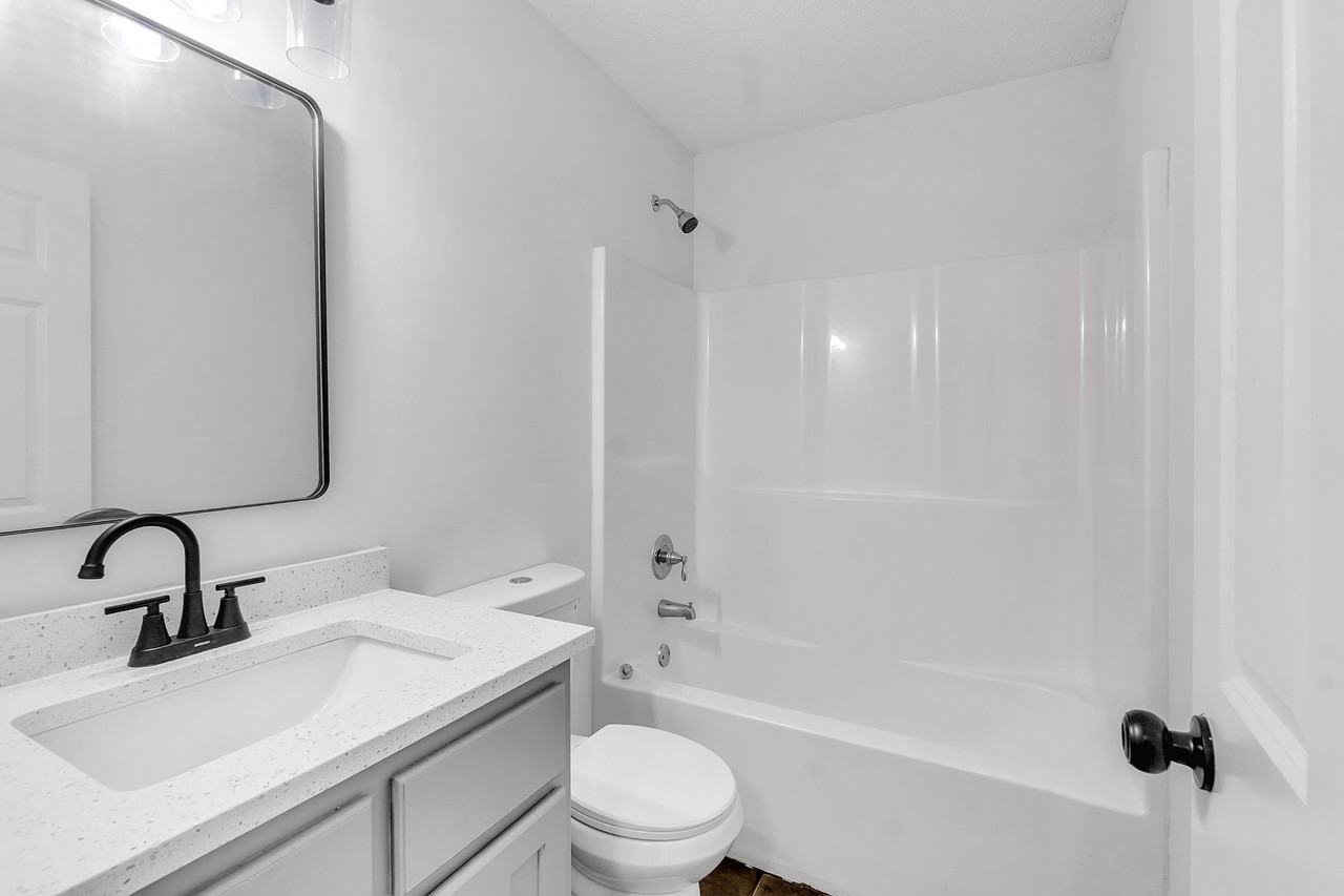 8334 Manhatten Dr #1 - Photo 3 of 10