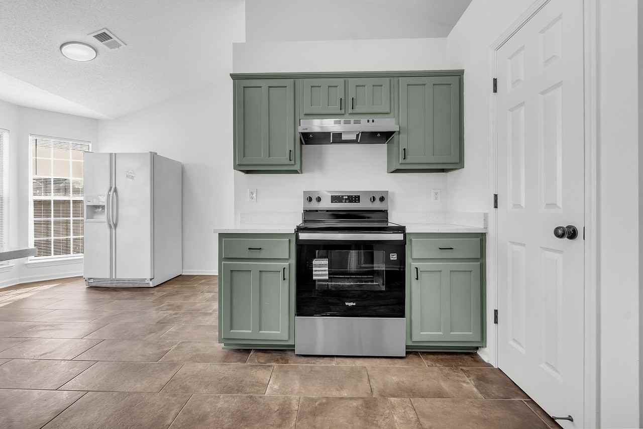 8334 Manhatten Dr #1 - Photo 6 of 10