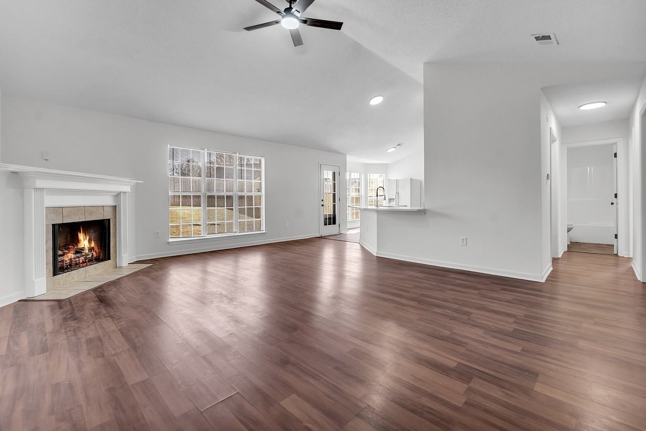 8334 Manhatten Dr #1 - Photo 7 of 10