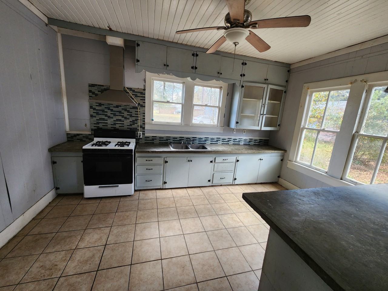 517 Lasalle St #1 - Photo 2 of 10