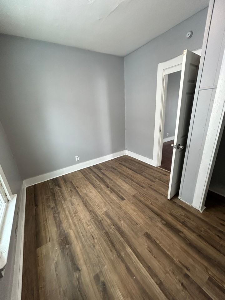 319 Commercial St #1 - Photo 6 of 10