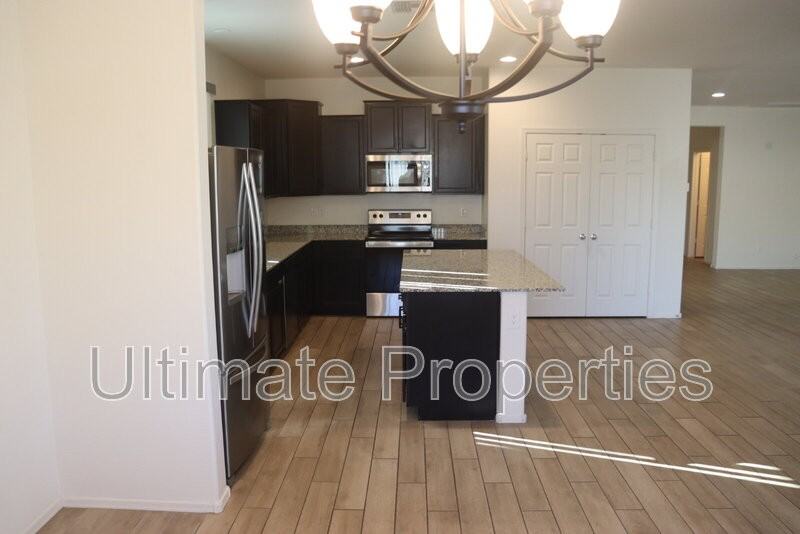 6930 W Townley Ave - Photo 2 of 13