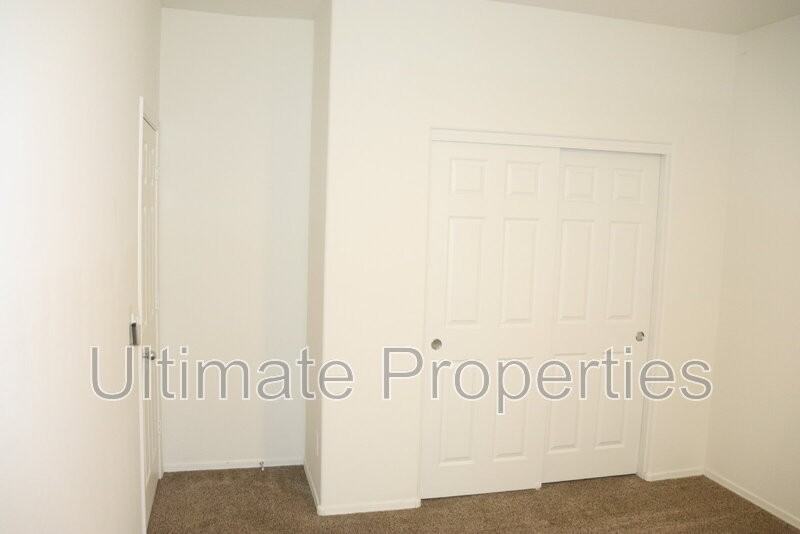 6930 W Townley Ave - Photo 6 of 13