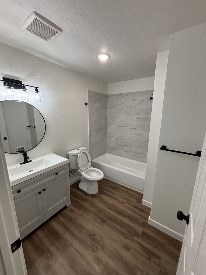 1723 Grizzly Ave #1 - Photo 3 of 7