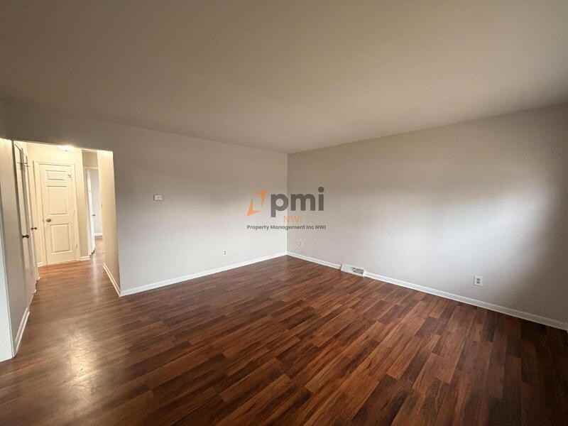 1433 Shell St - Photo 4 of 16