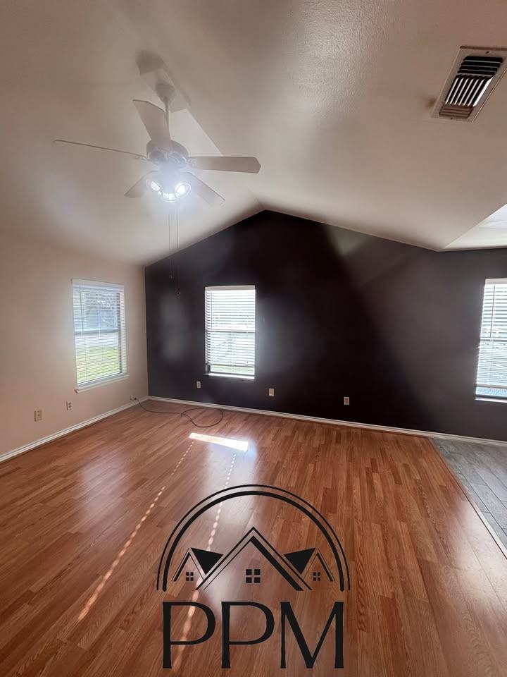 901 Everitt St #1 - Photo 7 of 14