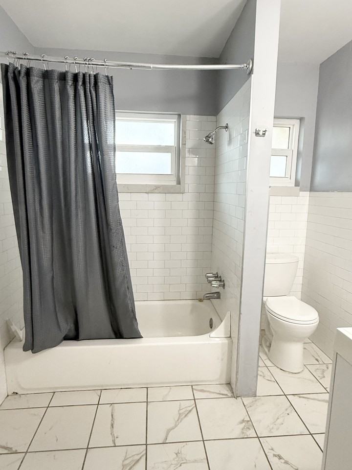 7181 49th Avenue North - Main House #MAIN - Photo 3 of 10