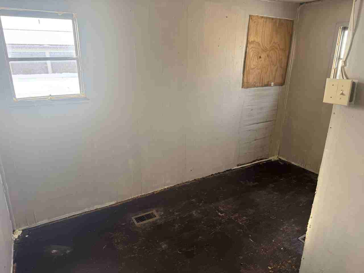 301 Crist St #3 - Photo 2 of 4