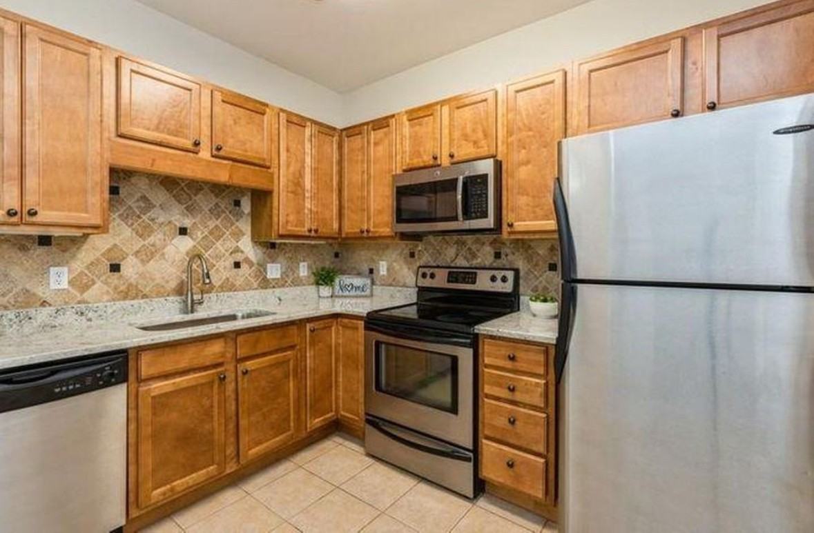 25 Trevor Dr #1 - Photo 3 of 8