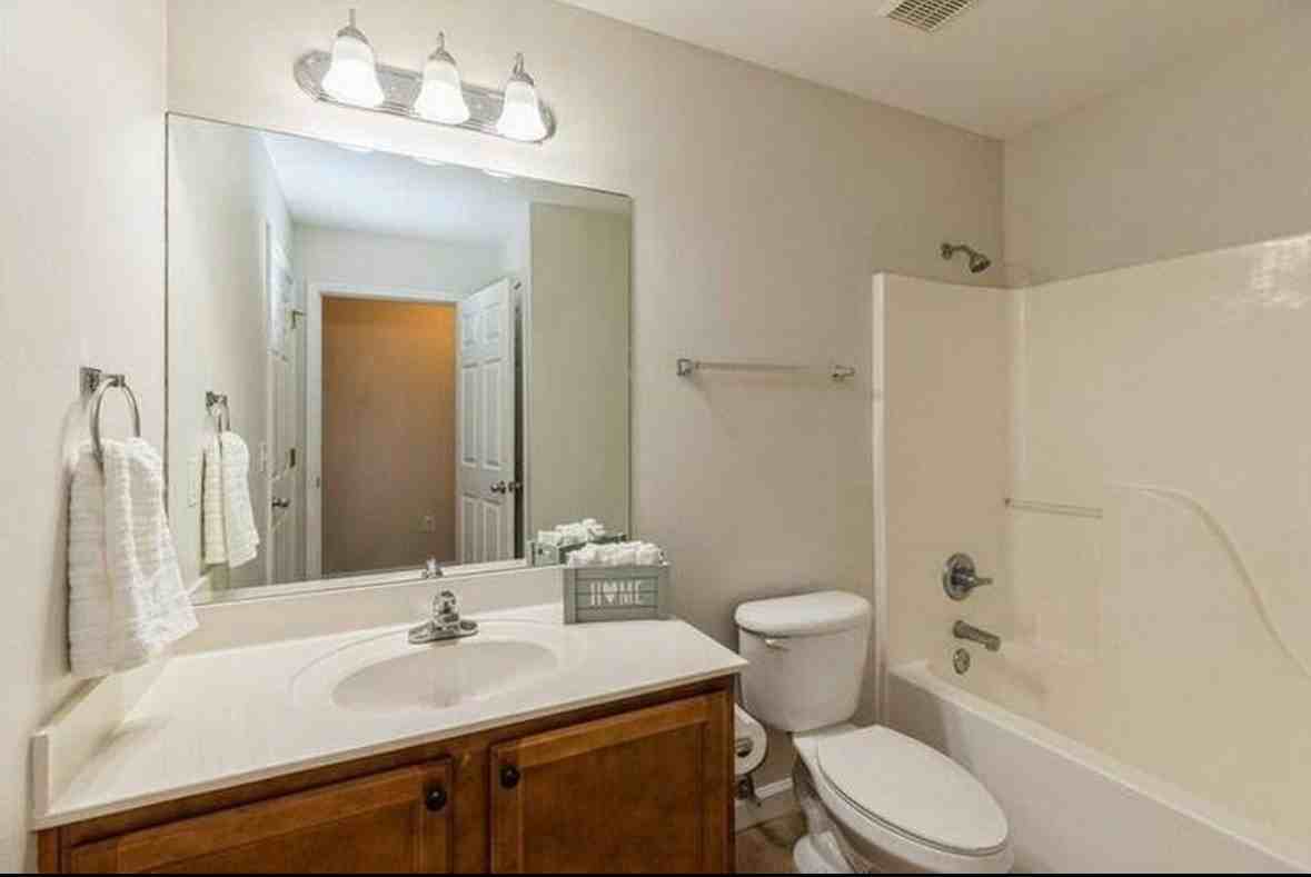 25 Trevor Dr #1 - Photo 5 of 8