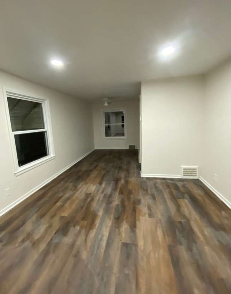 1523 Babbitt Rd #1 - Photo 3 of 18