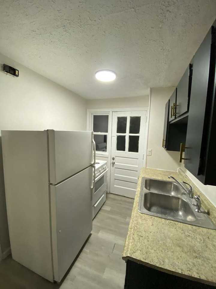 1523 Babbitt Rd #1 - Photo 5 of 18