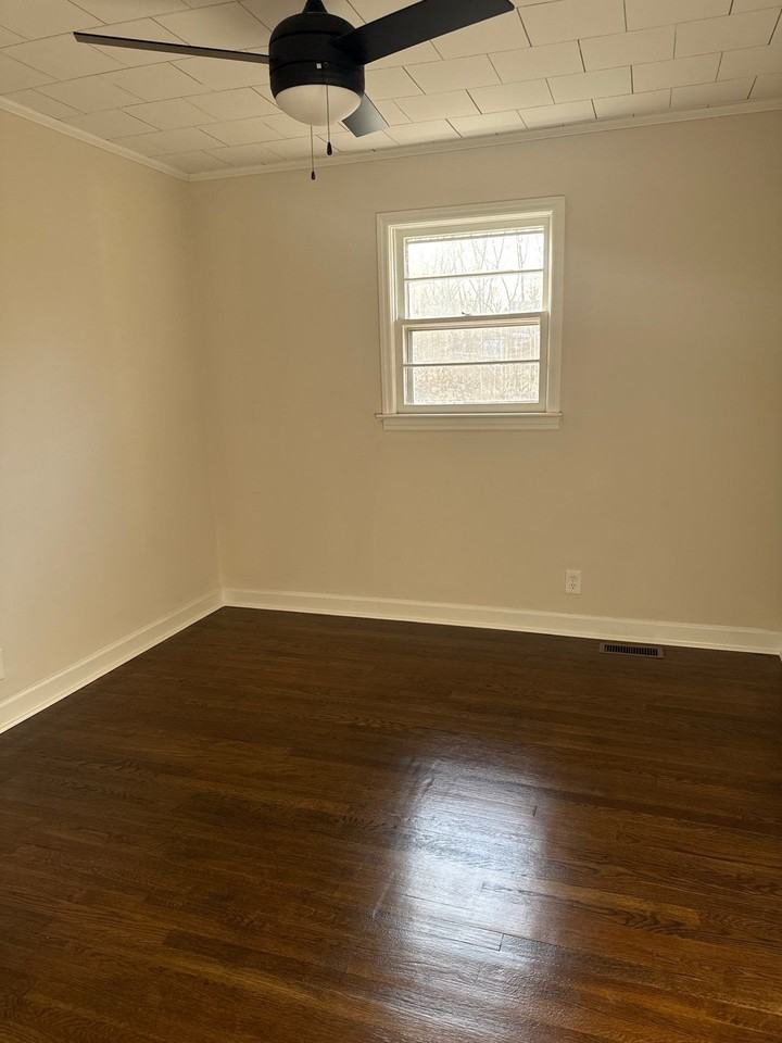 414 20th St Sw #1 - Photo 4 of 8