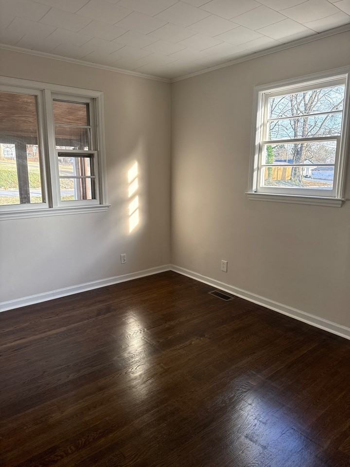 414 20th St Sw #1 - Photo 7 of 8