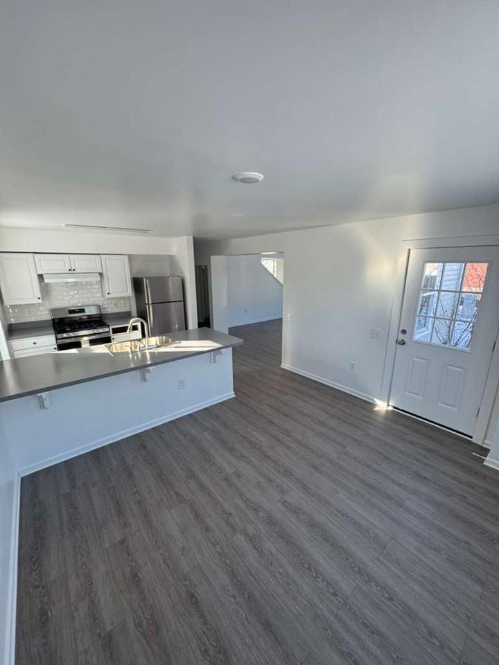 333 Wylie Ave #1 - Photo 4 of 14